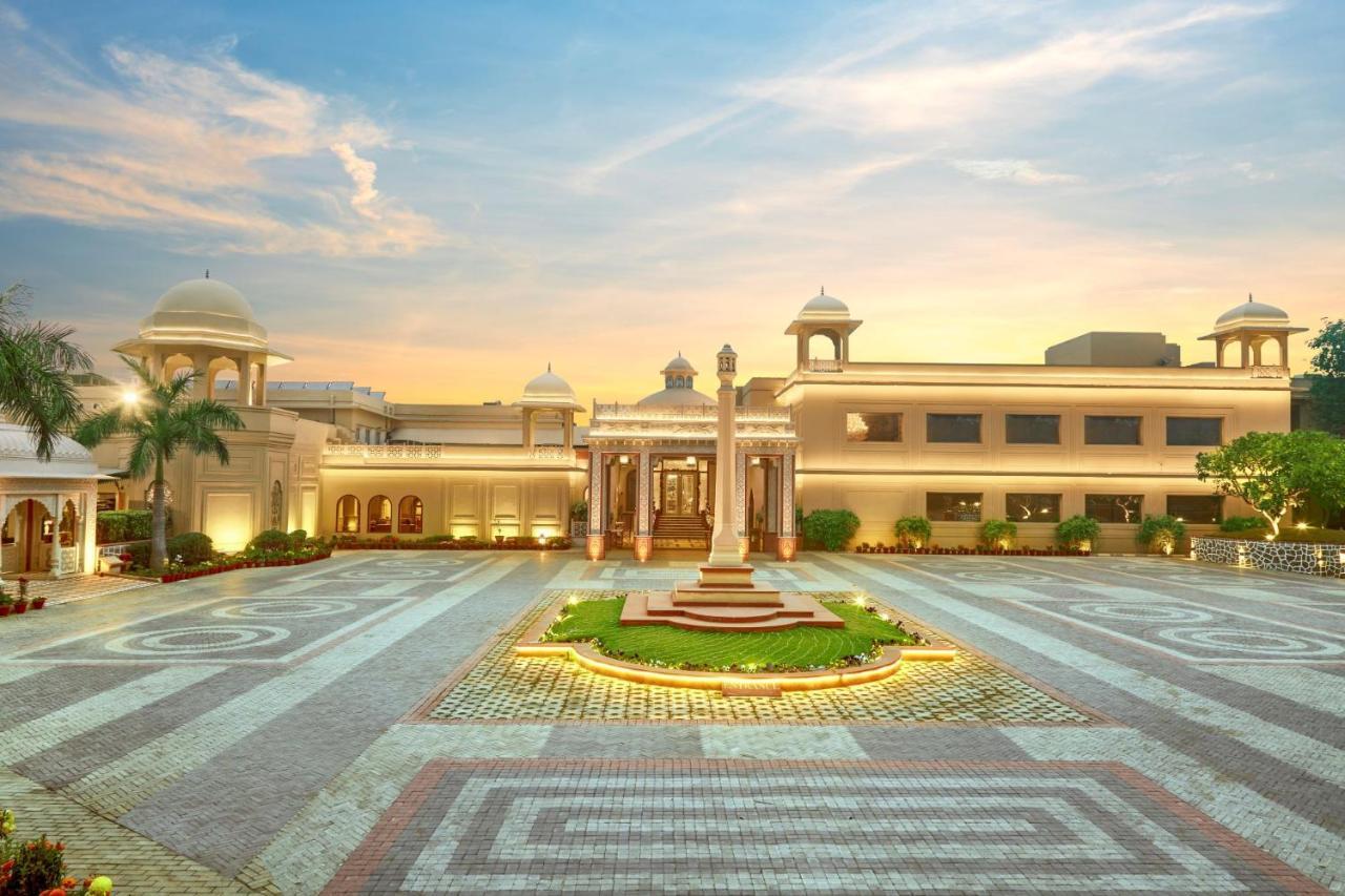 Heritage Village Resort & Spa Manesar-גורגאון מראה חיצוני תמונה